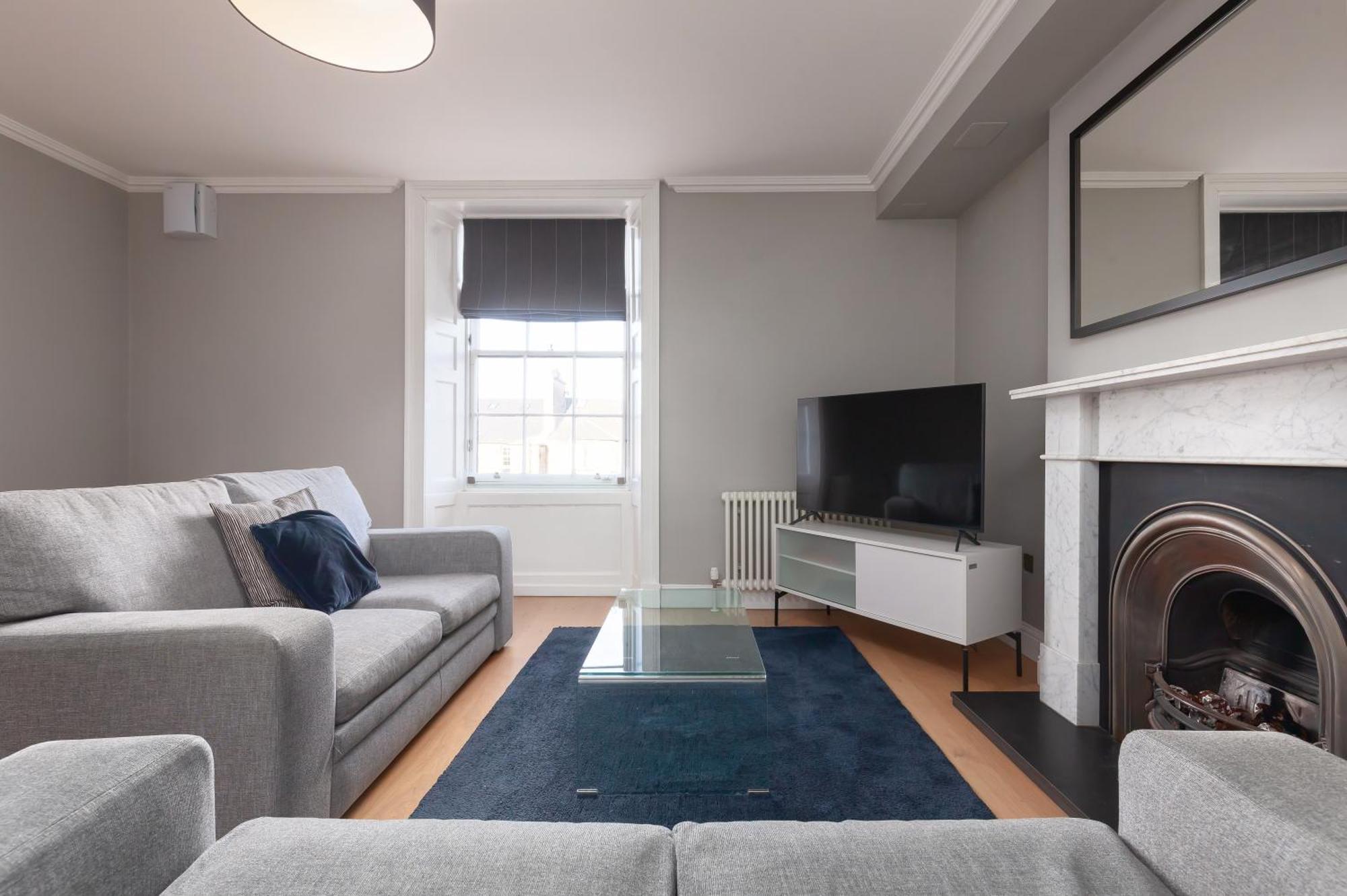 Destiny Scotland - Hill Street Apartments Edinburgh Bagian luar foto
