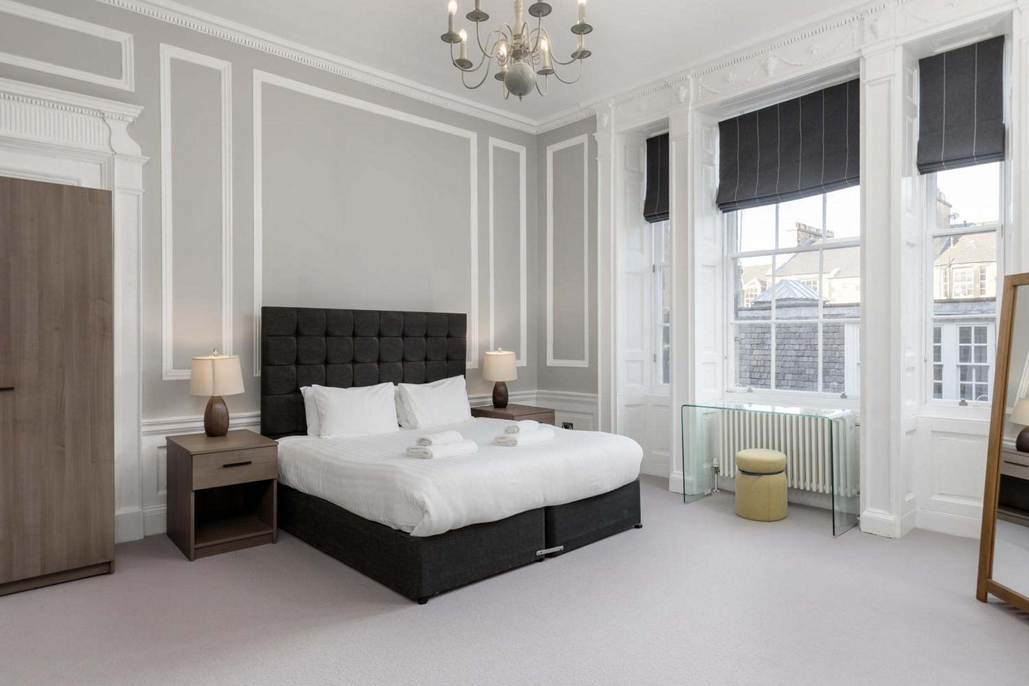 Destiny Scotland - Hill Street Apartments Edinburgh Bagian luar foto