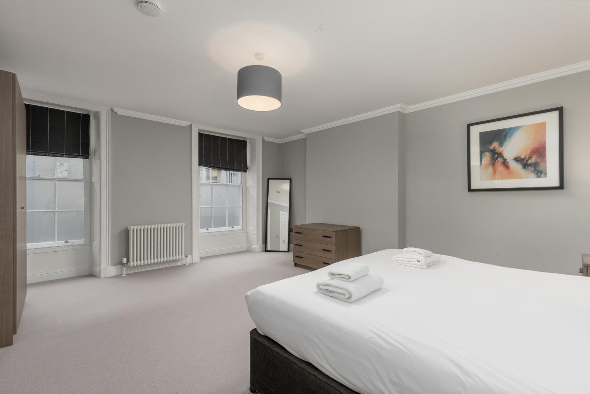 Destiny Scotland - Hill Street Apartments Edinburgh Bagian luar foto